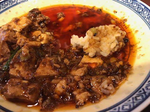 行列覚悟！麻婆豆腐が絶品の「中国菜 オイル」（大阪・福島）へ行ってきた