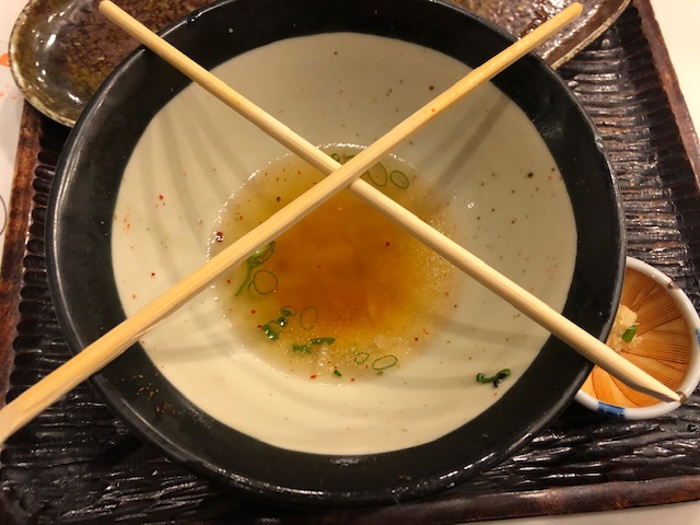 ぶっかけうどんと天ぷらを楽しむ！「うどん 丸香（まるか）」（神保町）