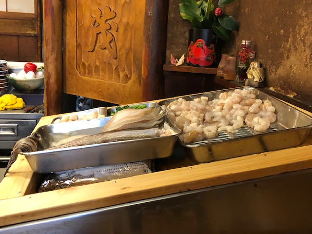 ランチ訪問！かき揚げ丼が名物の「天茂（てんしげ）」（赤坂）へ行ってきた