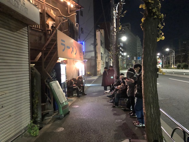 待ち時間最長！「ラーメン富士丸 神谷本店」で極上二郎系ラーメンを堪能する