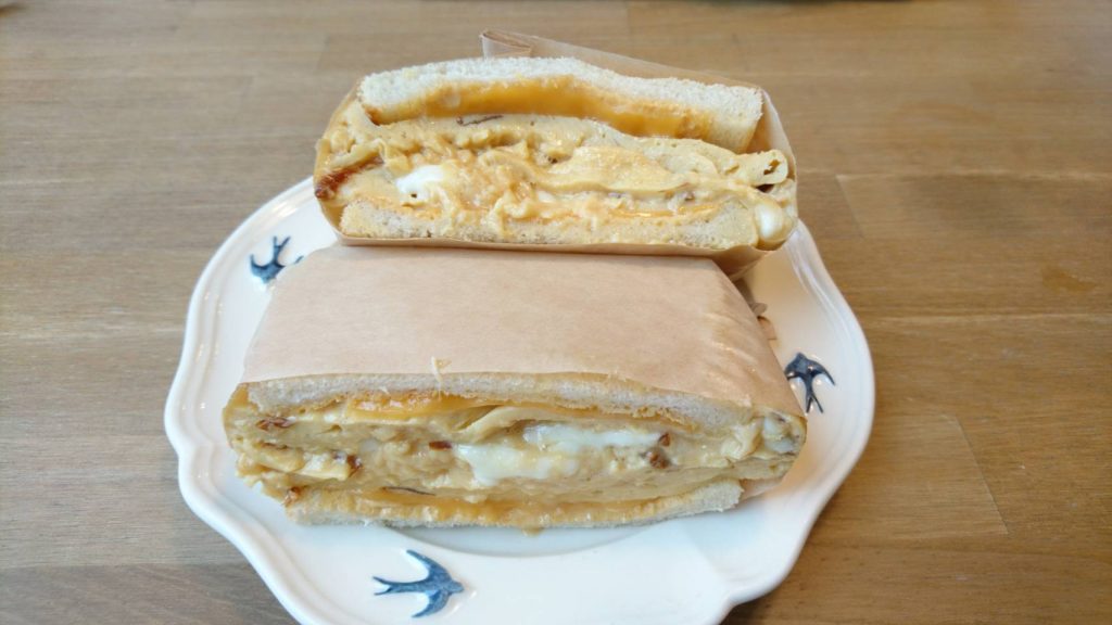 絶品オムレツトースト！天然酵母の食パン専門店つばめパン＆Milk(尼ケ坂)