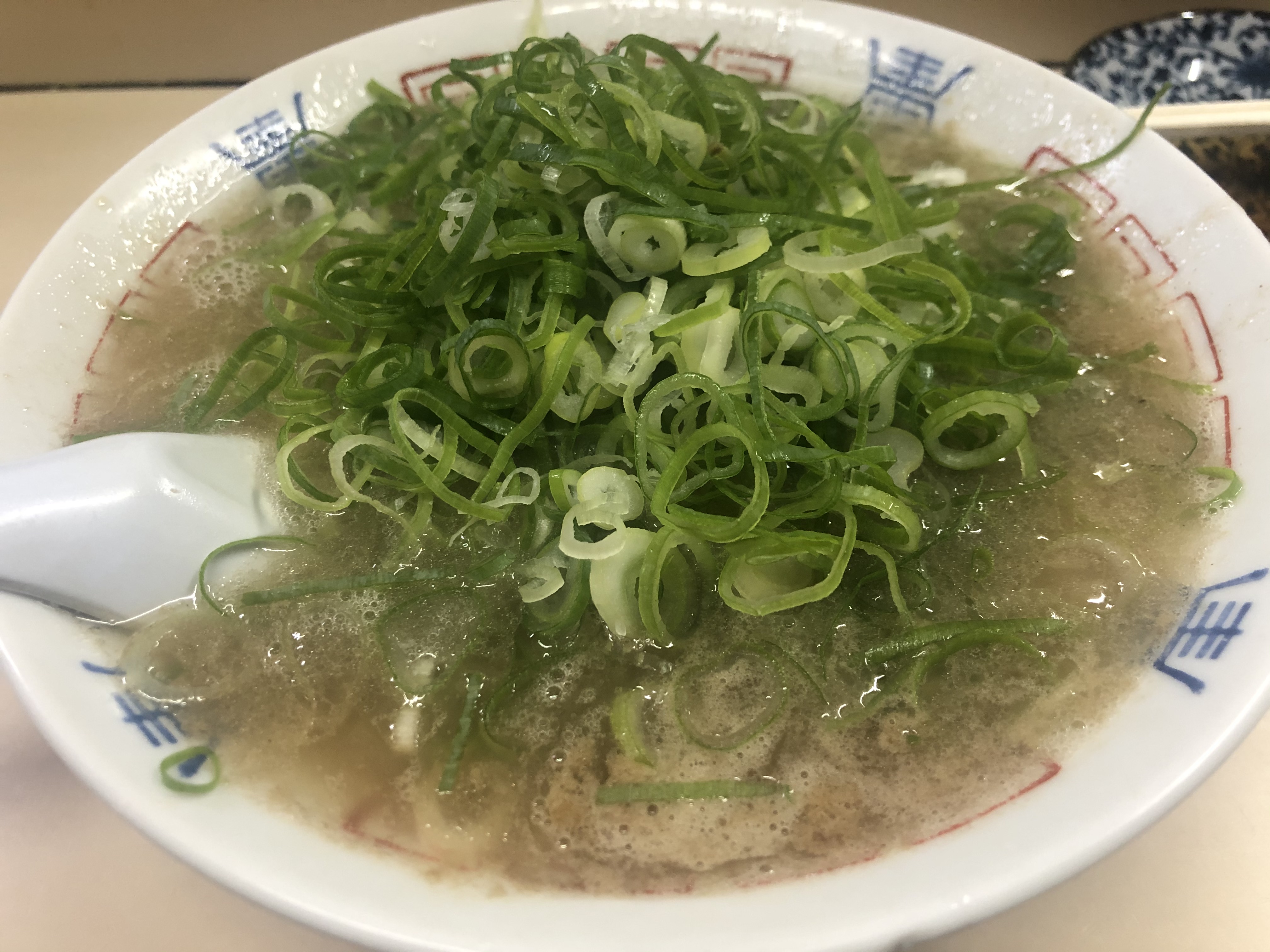 久しぶりの 八ちゃんラーメン 博多 薬院 で〆の一杯 食べ歩きコンシェルジュ